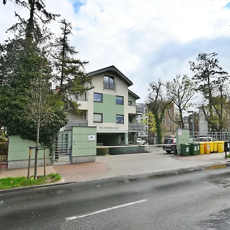 Victus Sunny Apartments With Parking By Noclegi Renters-2